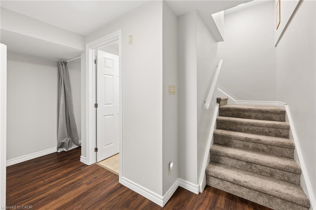 9-266 Dufferin Street Property Photo 16