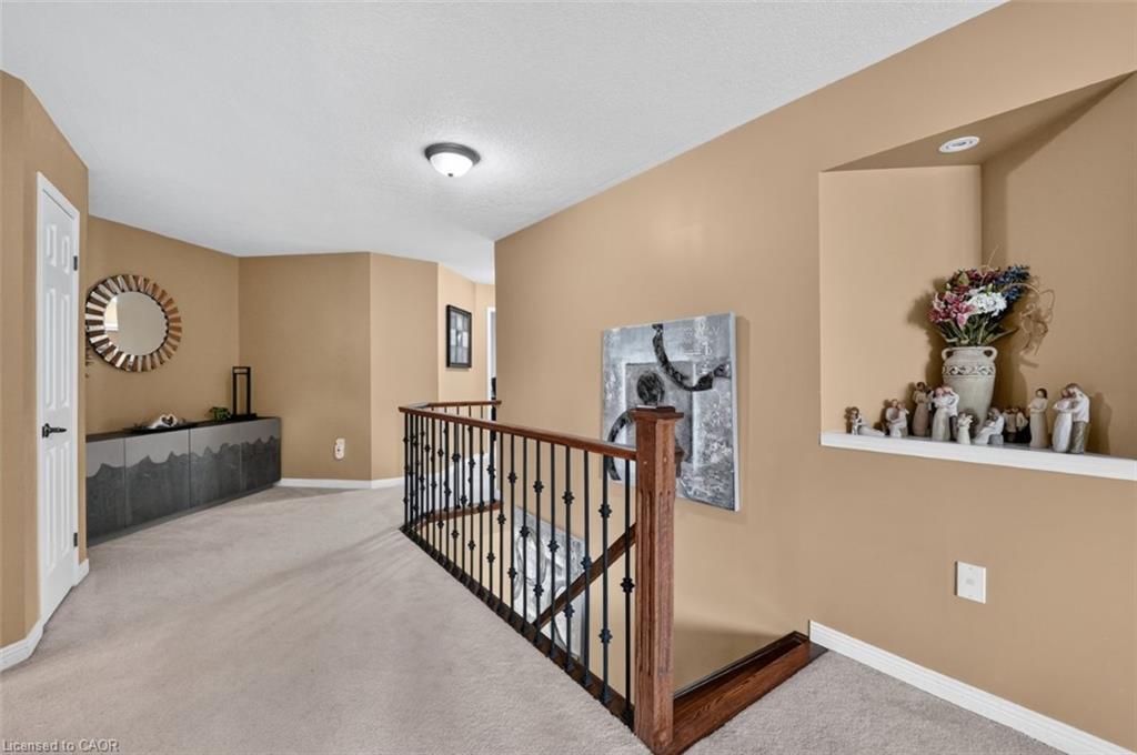 37 Hickory Crescent Property Photo 18