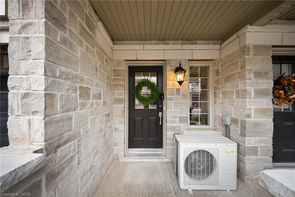 19-215 Dundas Street E Property Photo 3