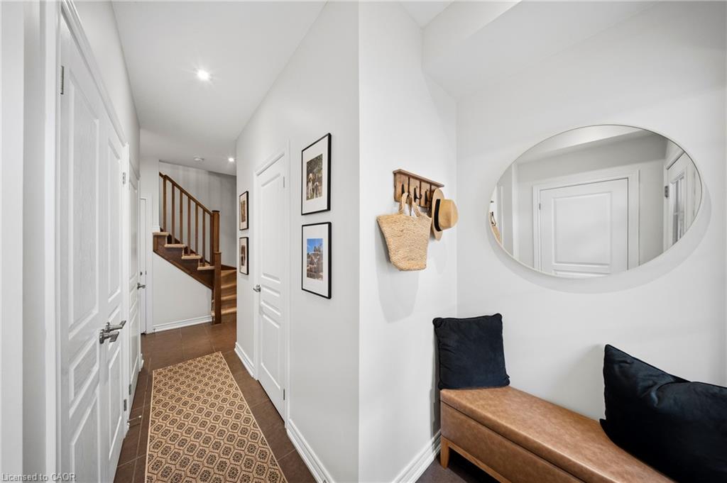 19-215 Dundas Street E Property Photo 5