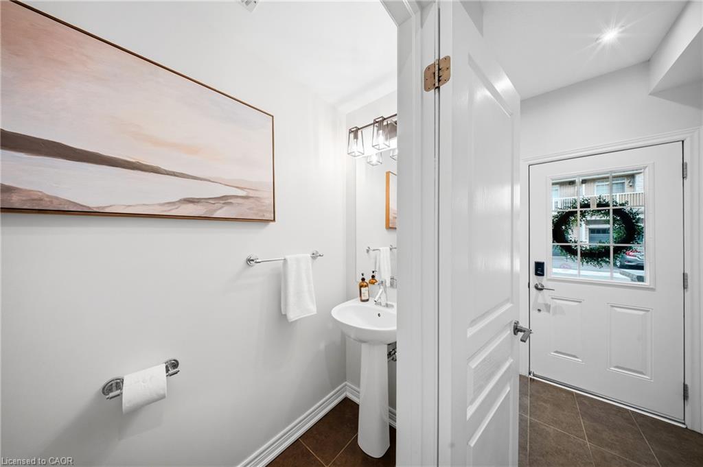 19-215 Dundas Street E Property Photo 7