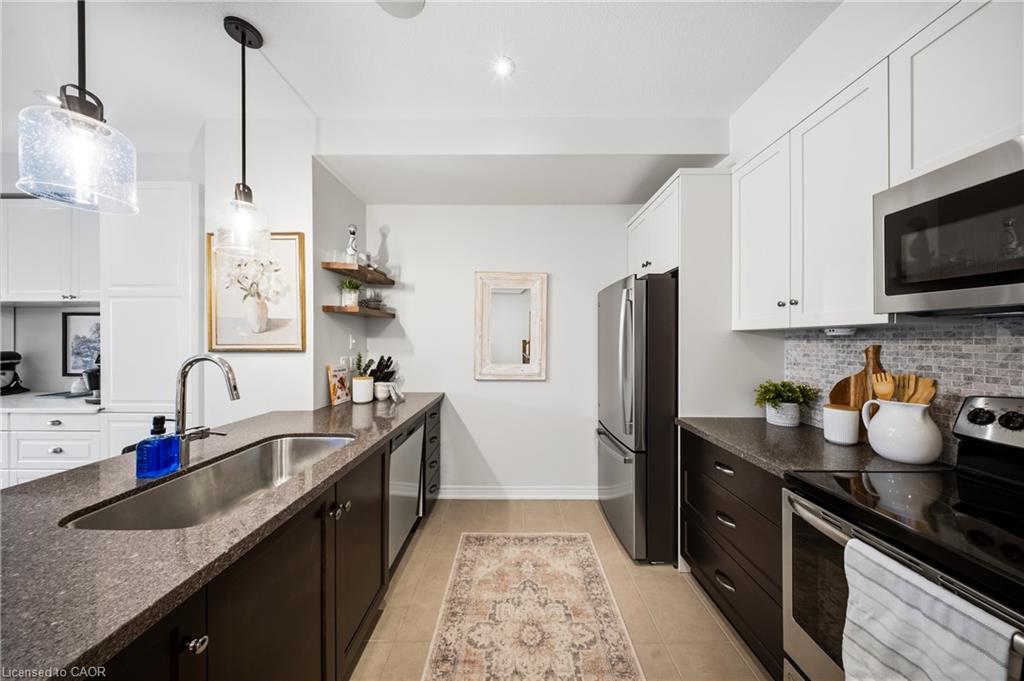 19-215 Dundas Street E Property Photo 14