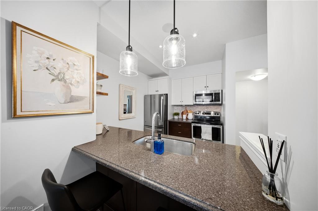 19-215 Dundas Street E Property Photo 15