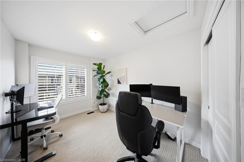 19-215 Dundas Street E Property Photo 22