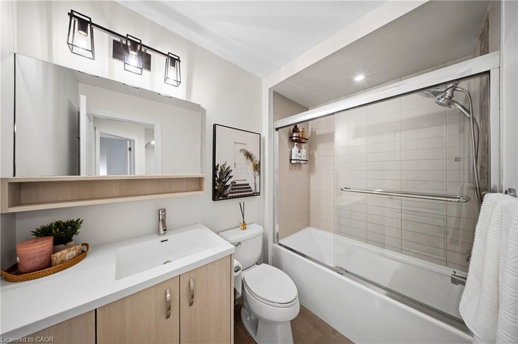 19-215 Dundas Street E Property Photo 24
