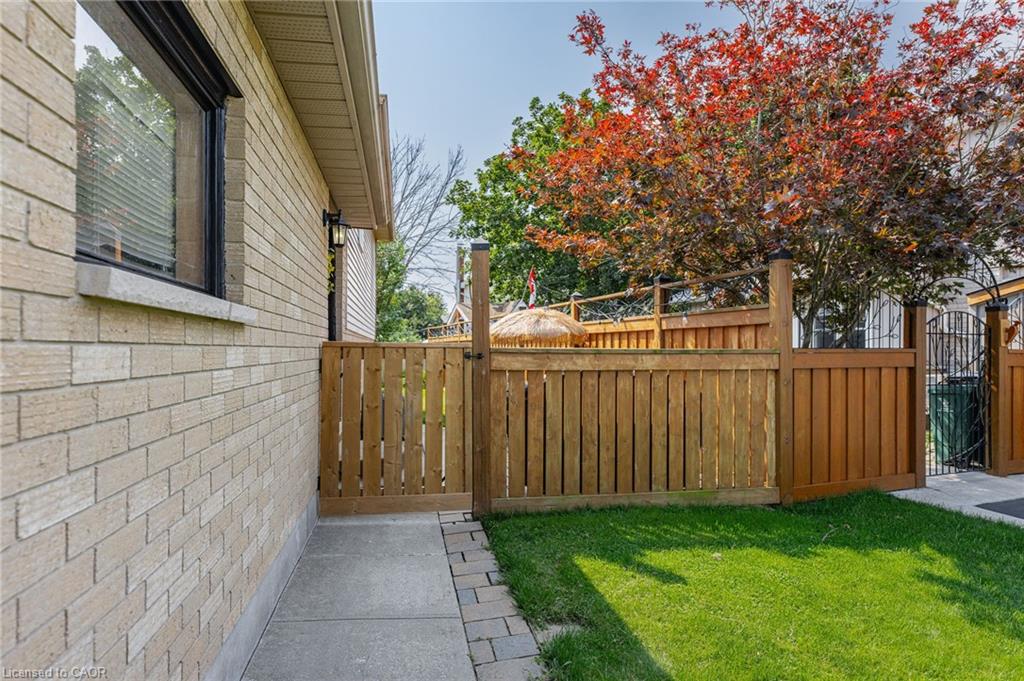 37 Sandalwood Drive Property Photo 4