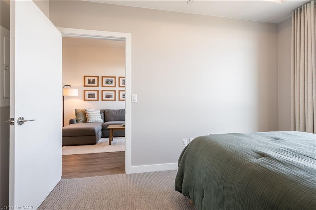 613-600 North Service Road Property Photo 19