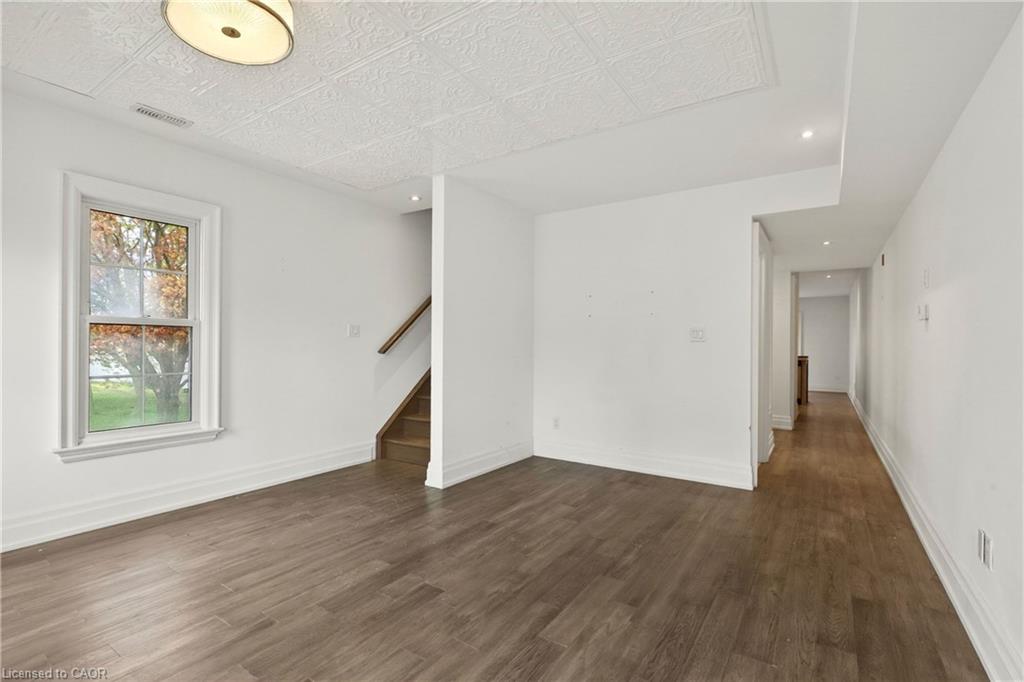 201-760 Lakeshore Road E Property Photo 7