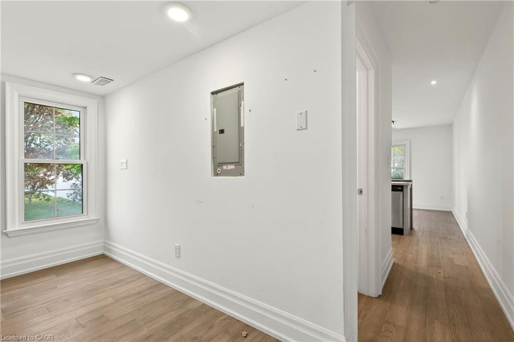 201-760 Lakeshore Road E Property Photo 9