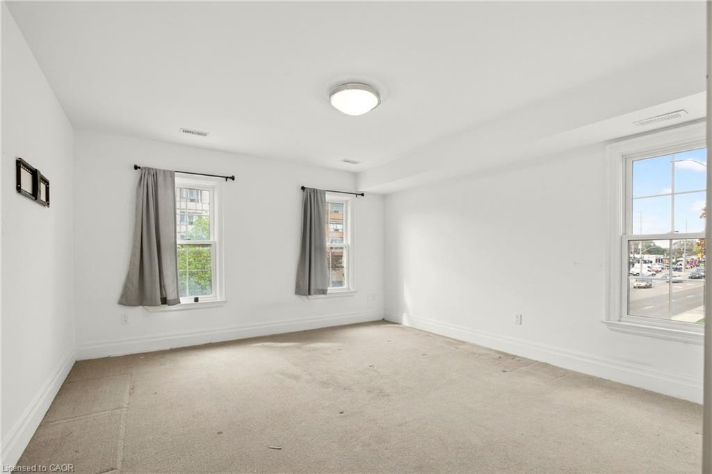 201-760 Lakeshore Road E Property Photo 17