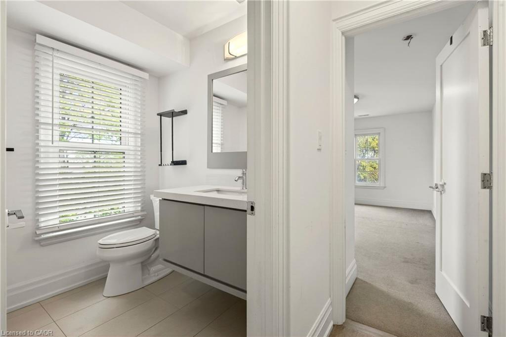 201-760 Lakeshore Road E Property Photo 19