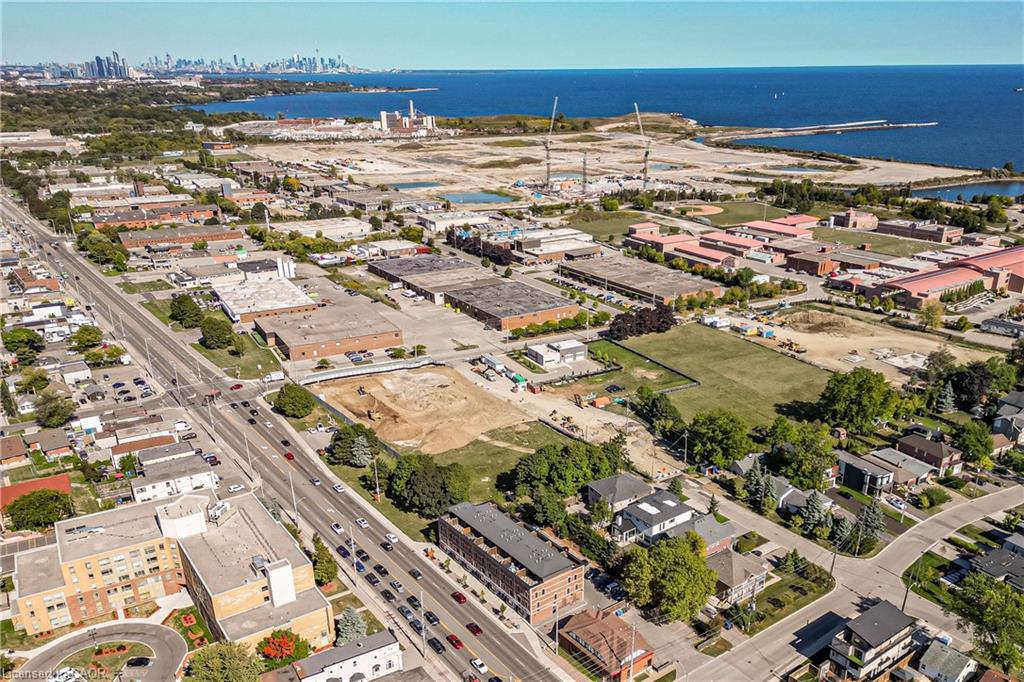 201-760 Lakeshore Road E Property Photo 38