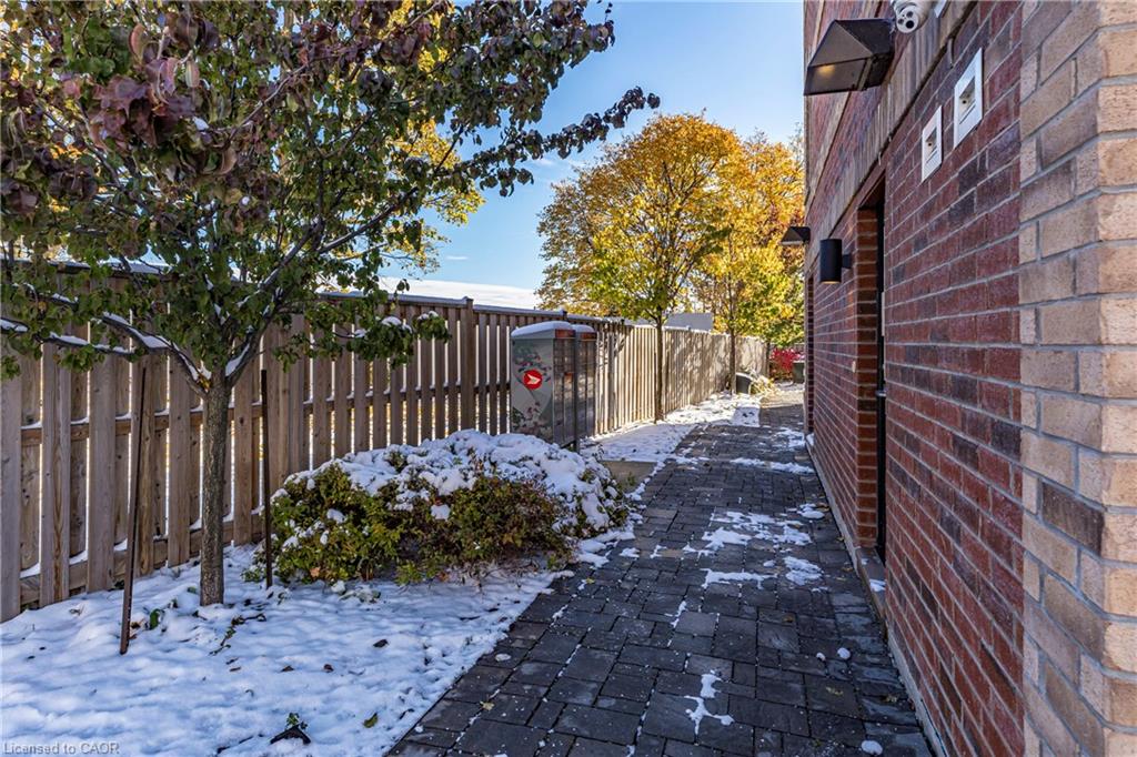 201-760 Lakeshore Road E Property Photo 41