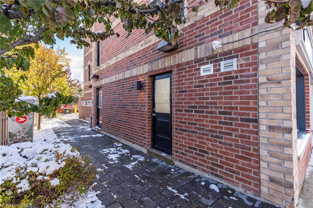 201-760 Lakeshore Road E Property Photo 42