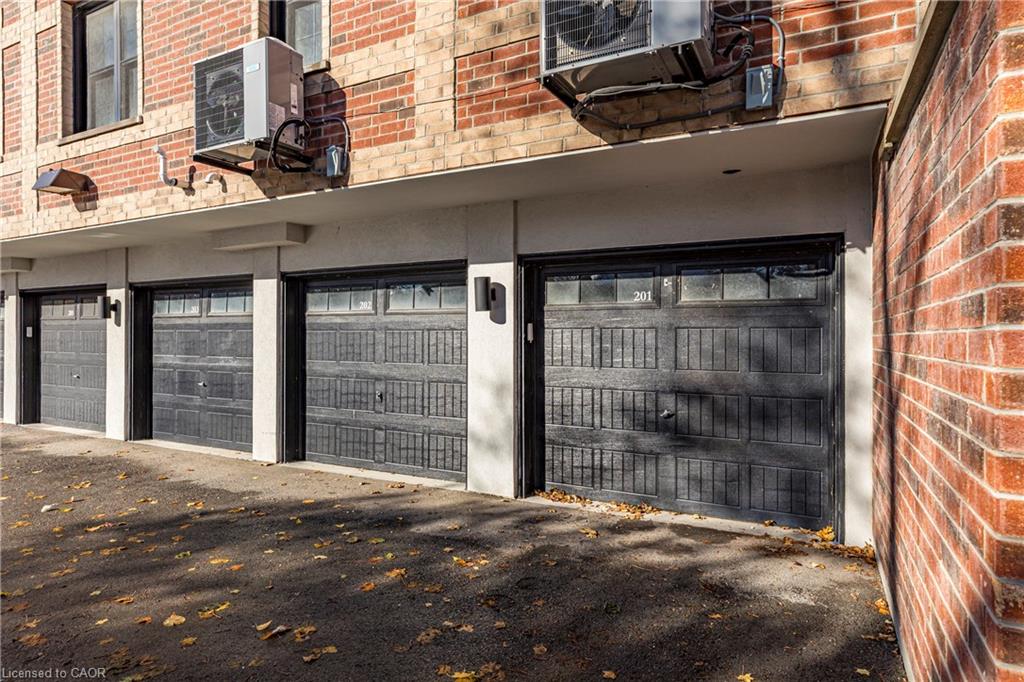 201-760 Lakeshore Road E Property Photo 43