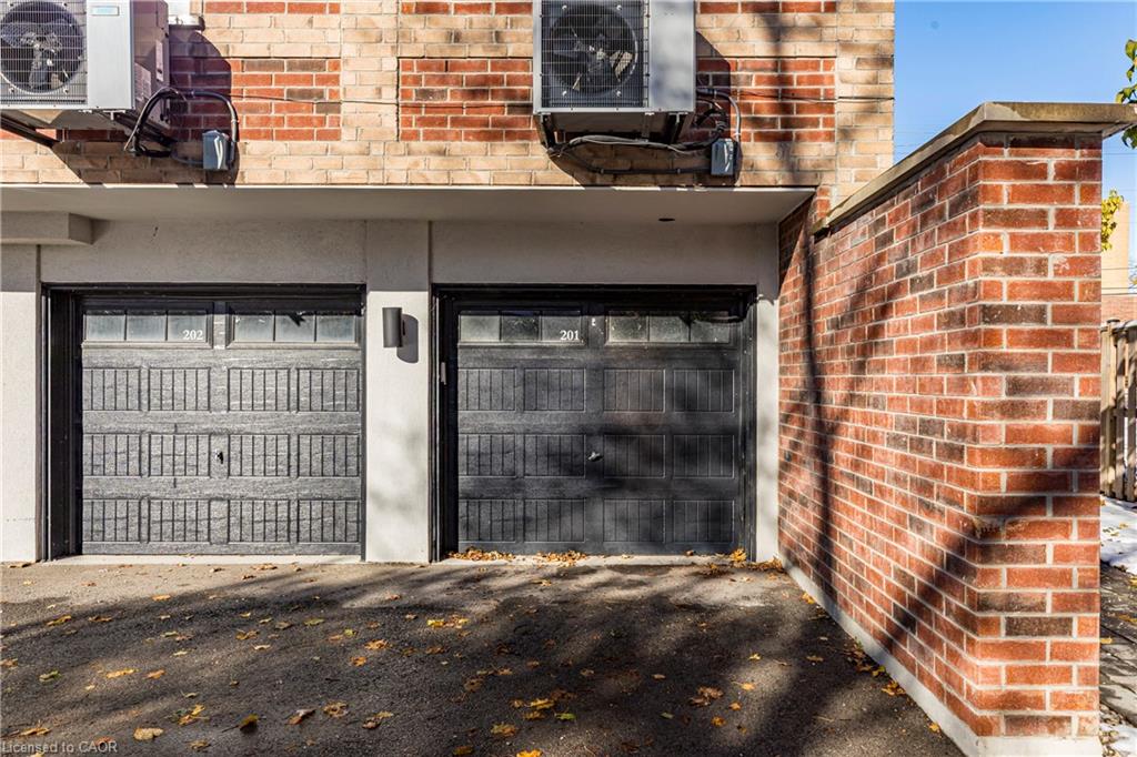 201-760 Lakeshore Road E Property Photo 44
