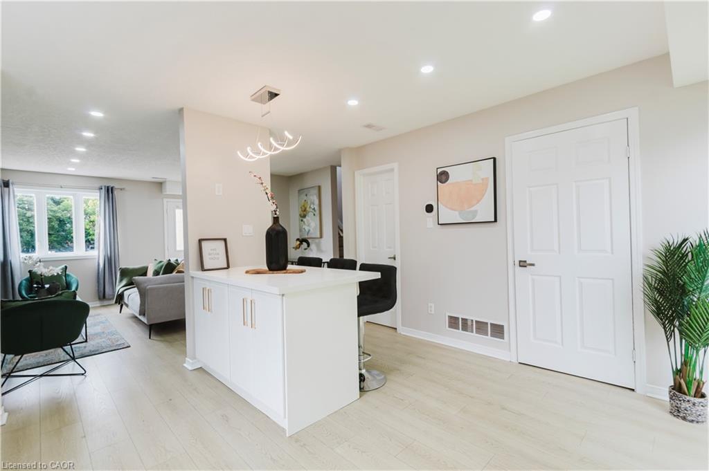 67 Kinzie Avenue Property Photo 14