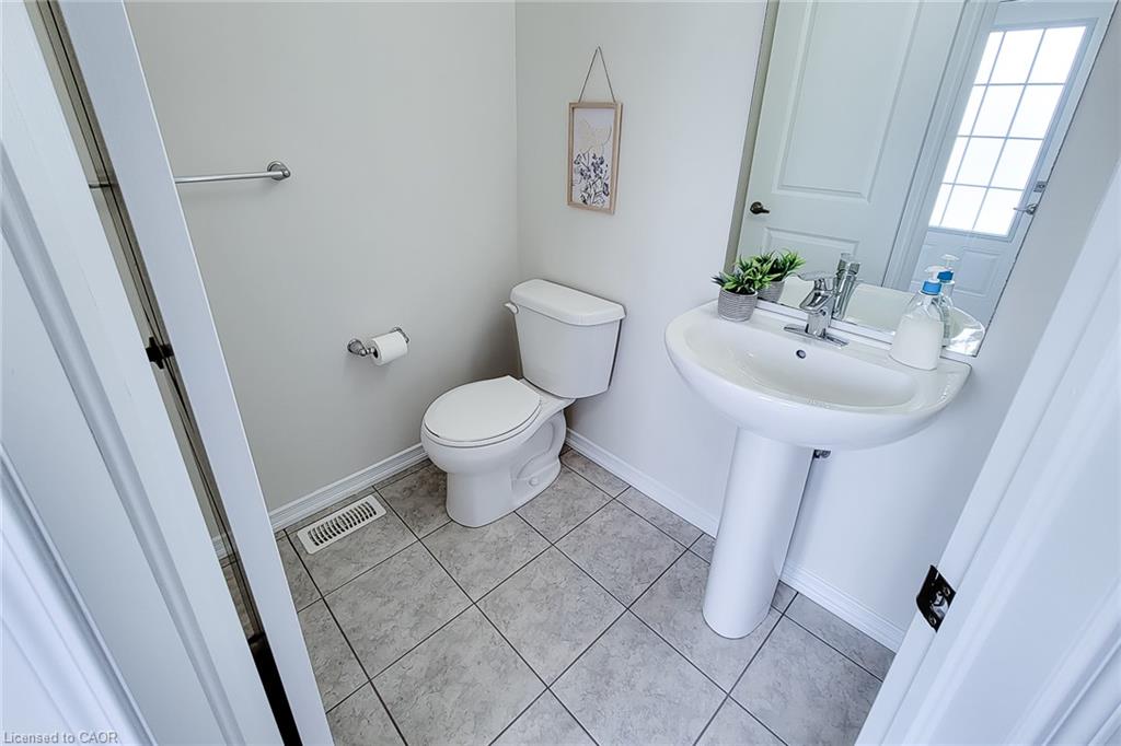 11 Esther Crescent Property Photo 24