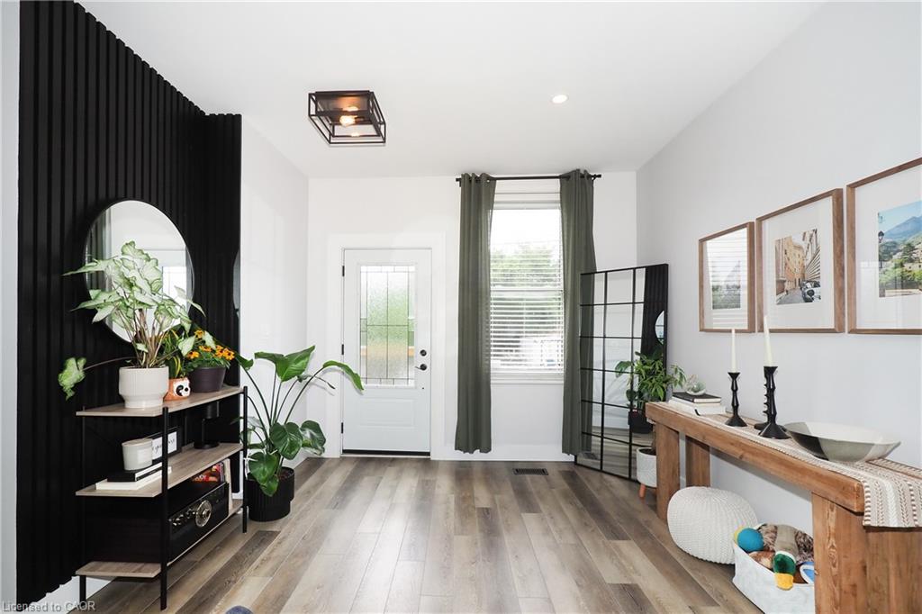 19 Douglas Street Property Photo 4