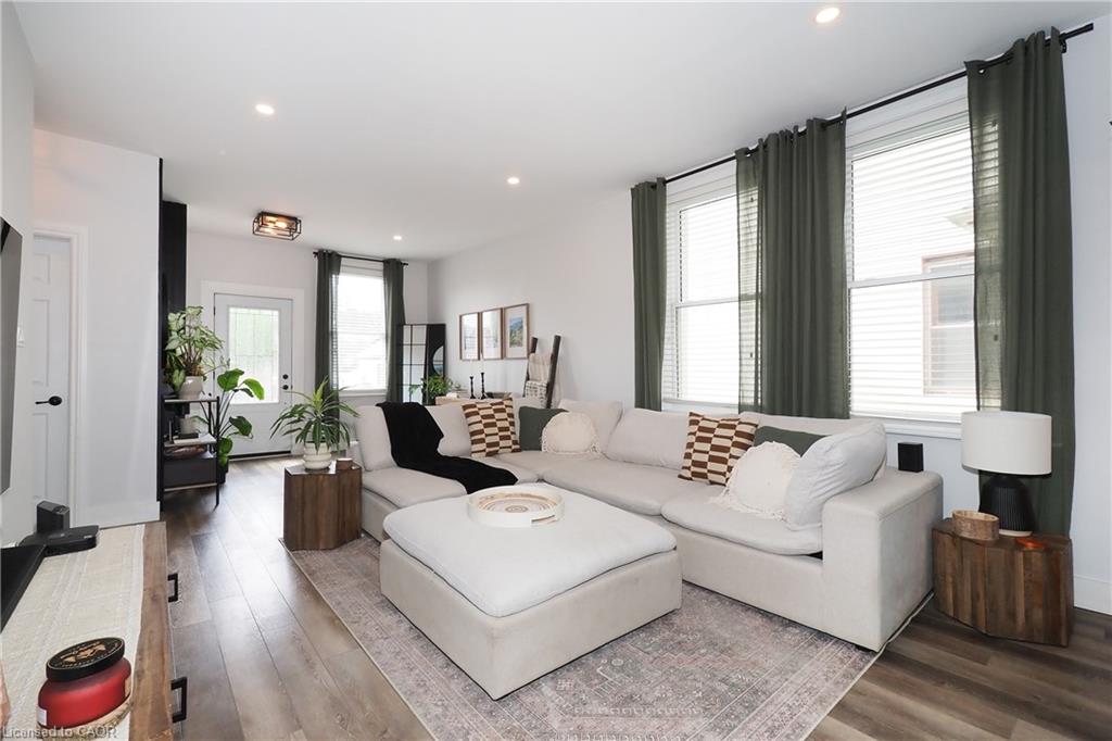 19 Douglas Street Property Photo 7