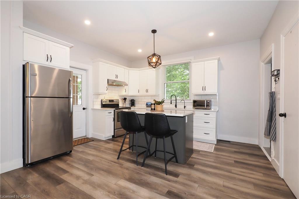 19 Douglas Street Property Photo 10