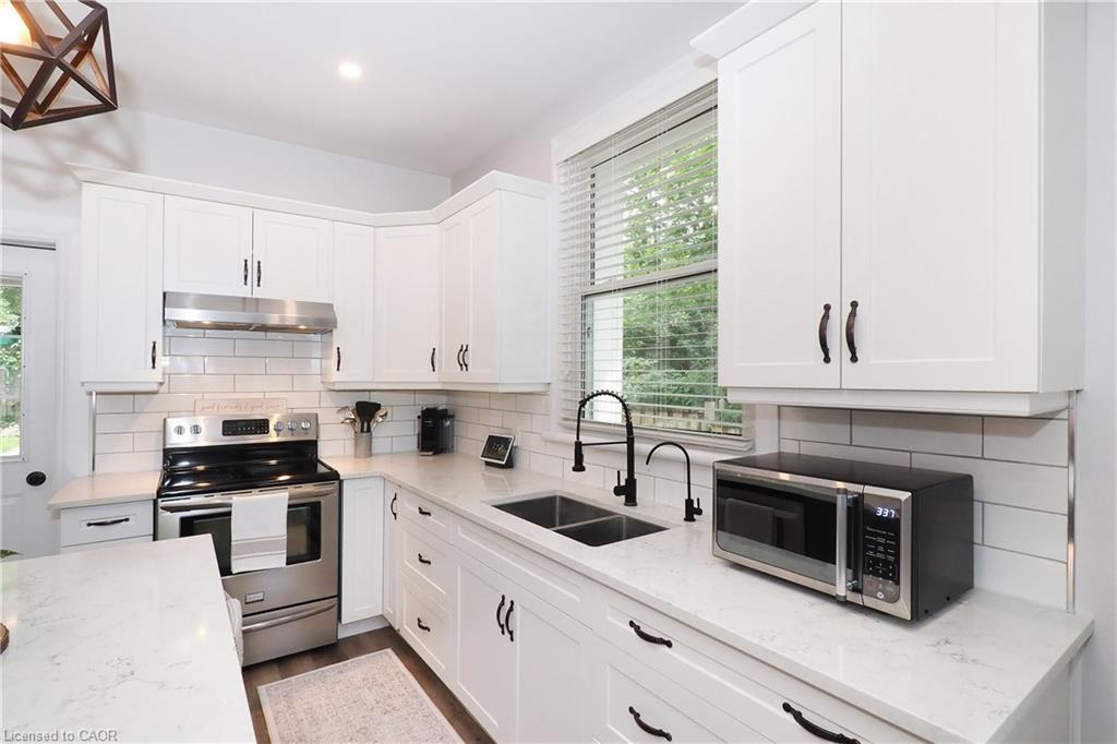 19 Douglas Street Property Photo 12