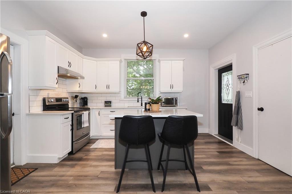 19 Douglas Street Property Photo 13