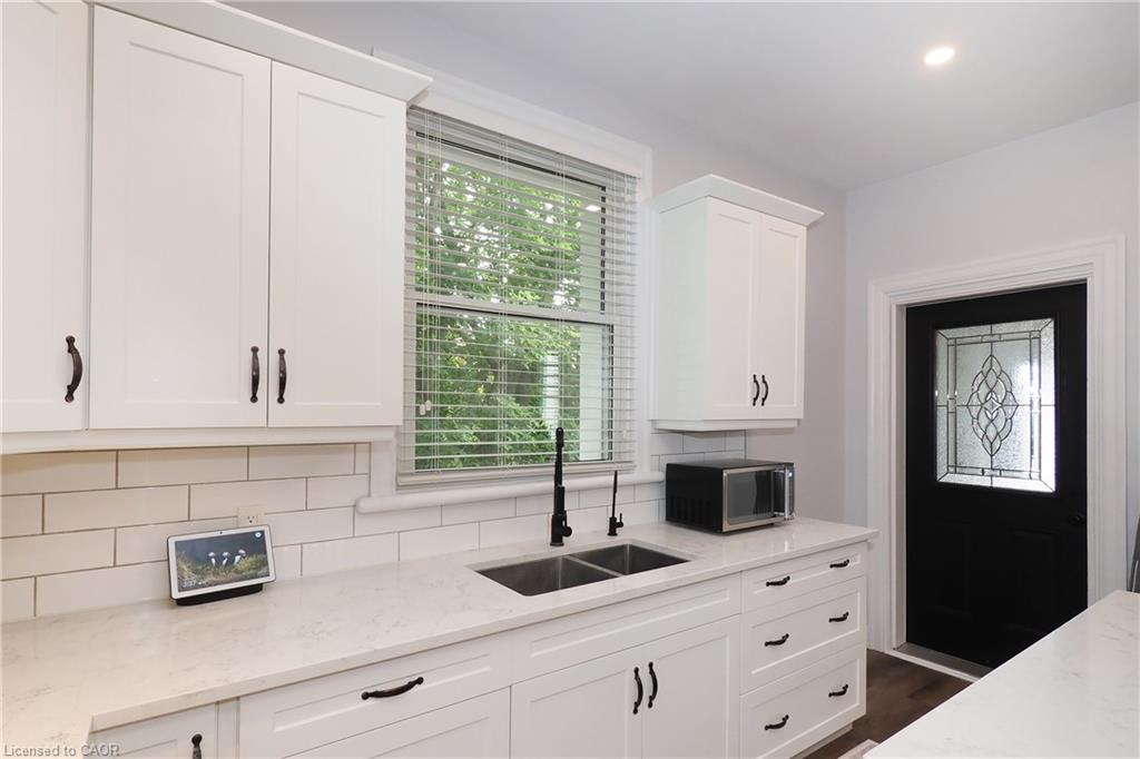 19 Douglas Street Property Photo 14