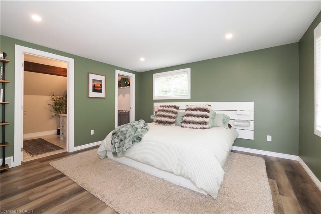 19 Douglas Street Property Photo 21