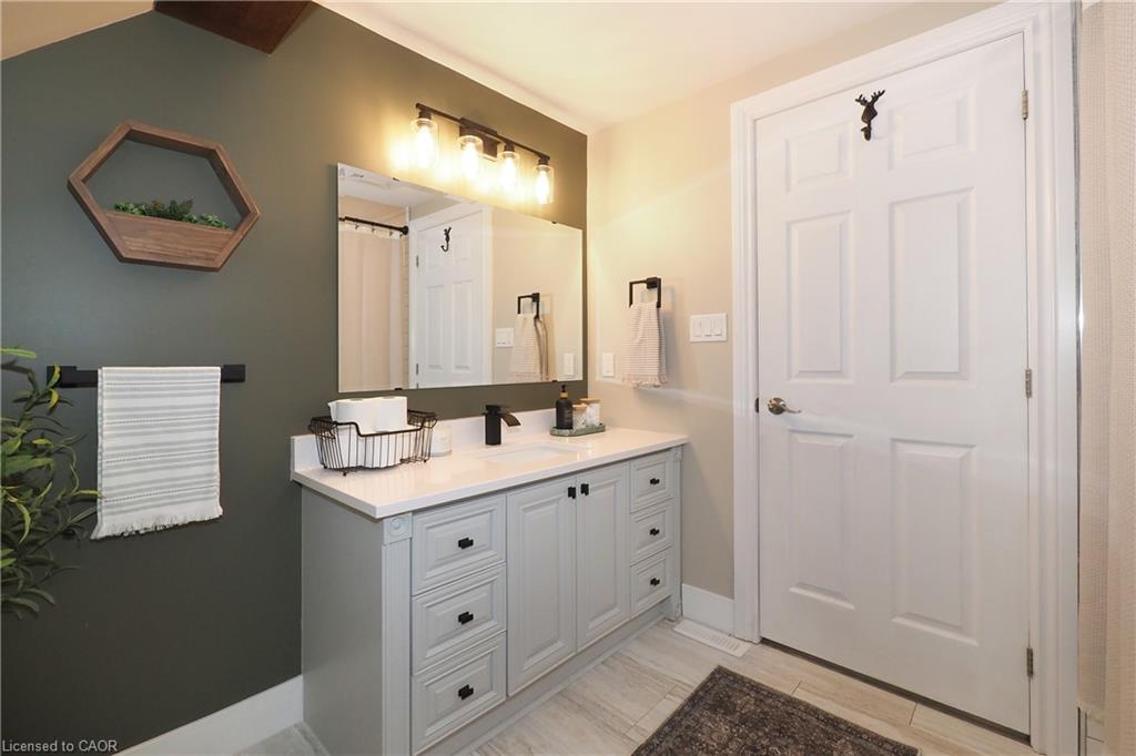 19 Douglas Street Property Photo 24