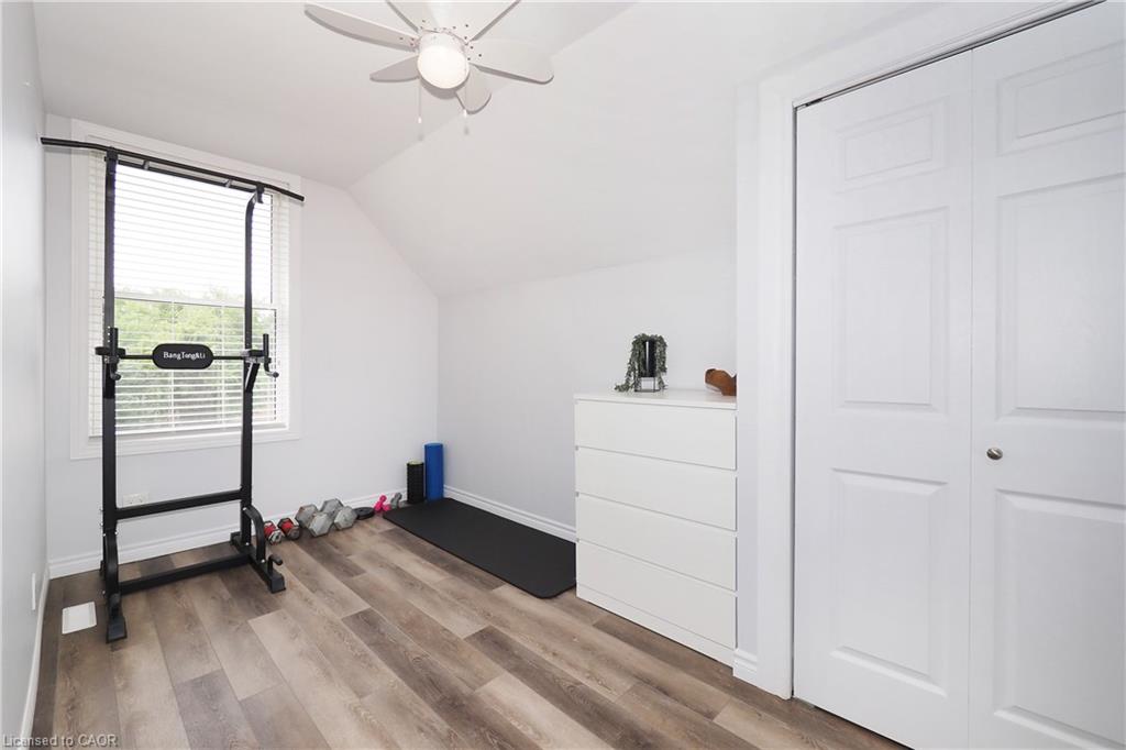 19 Douglas Street Property Photo 27