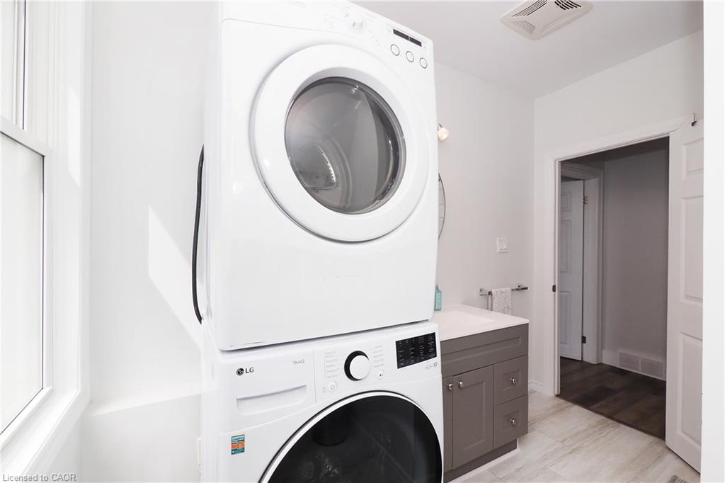 19 Douglas Street Property Photo 29