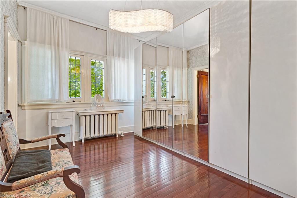 122 Dufferin Avenue Property Photo 36