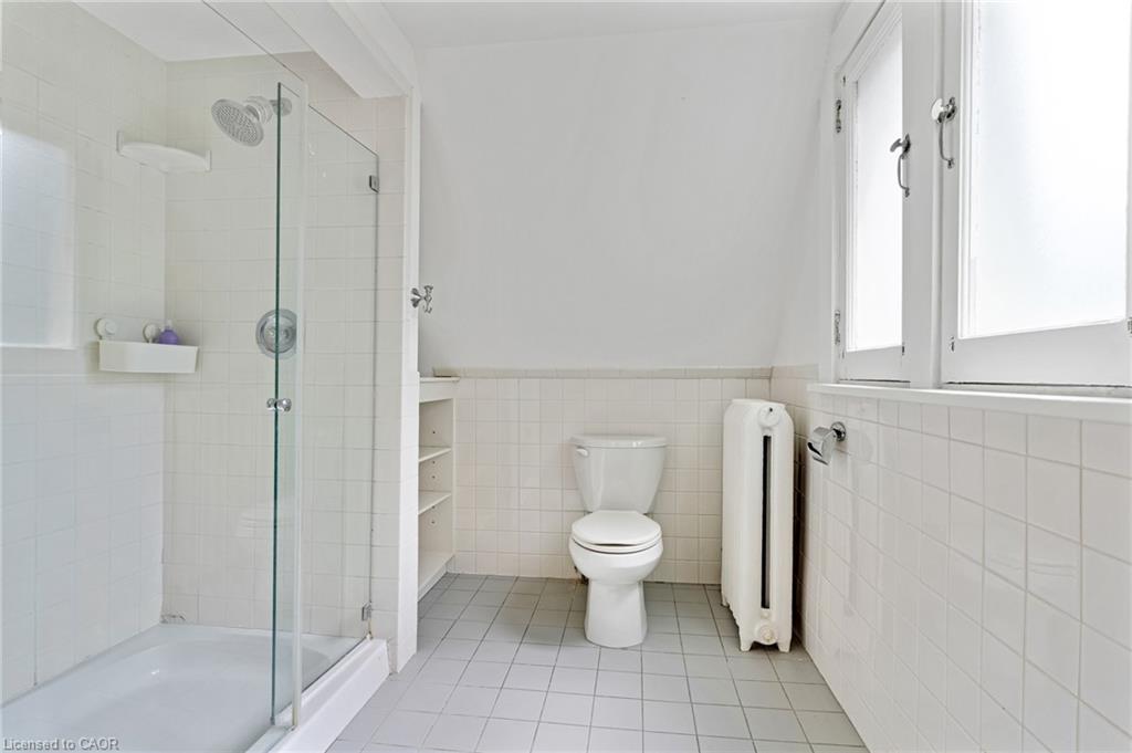 122 Dufferin Avenue Property Photo 43
