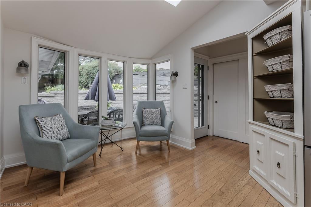 892 North Shore Boulevard W Property Photo 11