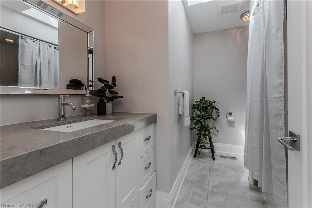 892 North Shore Boulevard W Property Photo 19