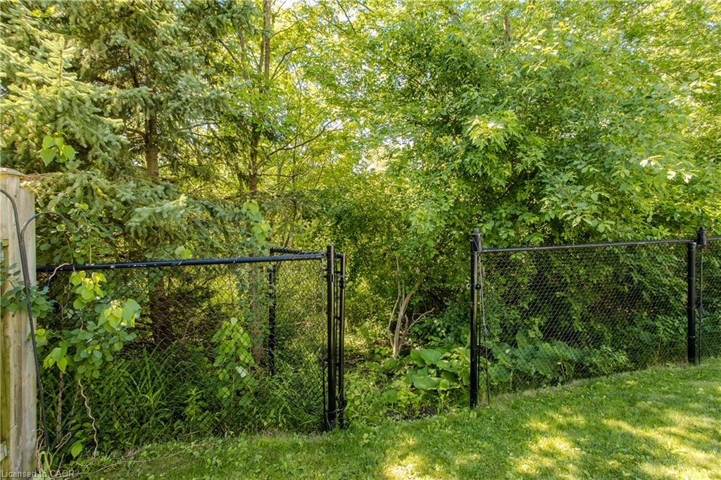5174 Ravine Crescent Property Photo 5
