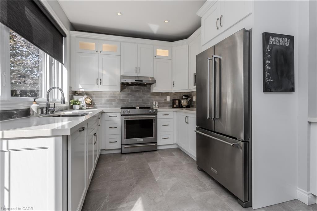 5174 Ravine Crescent Property Photo 8