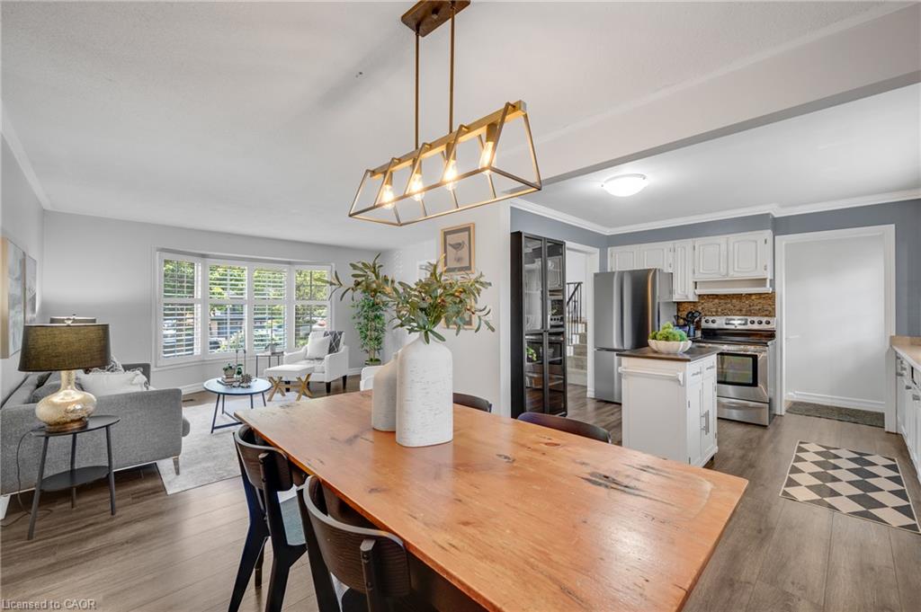 5073 Queen's Court Property Photo 8
