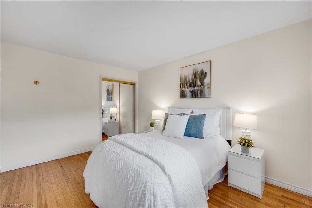 5073 Queen's Court Property Photo 15