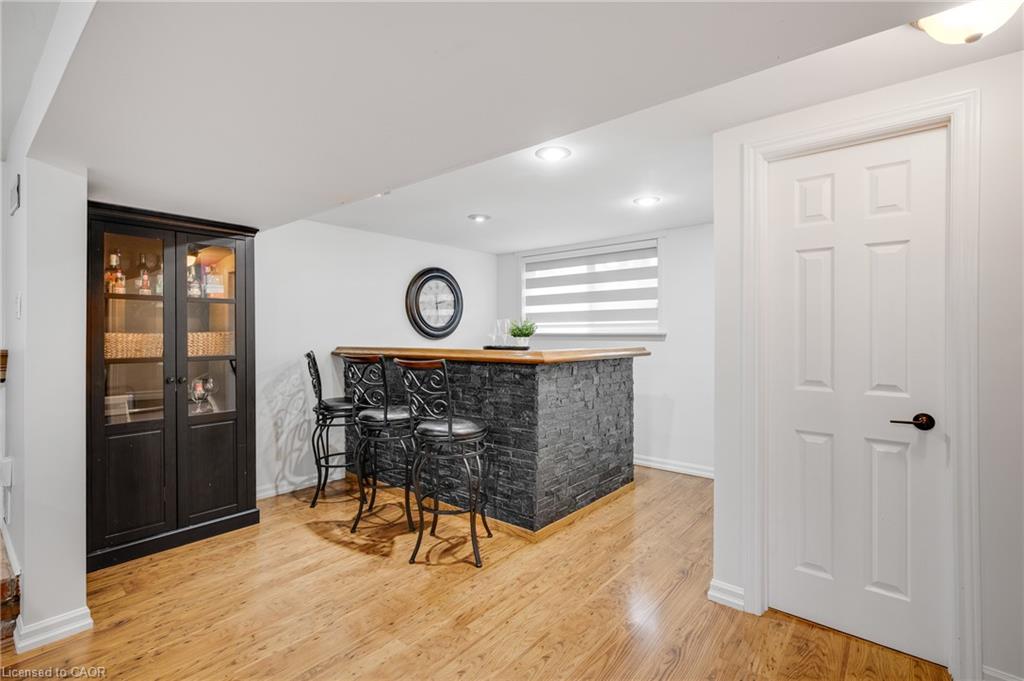 5073 Queen's Court Property Photo 24
