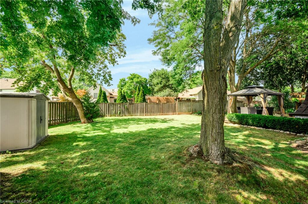 5073 Queen's Court Property Photo 32