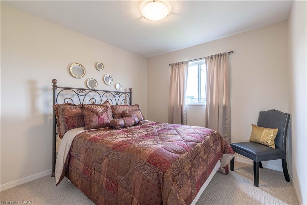 8625 Upper Canada Drive Property Photo 20