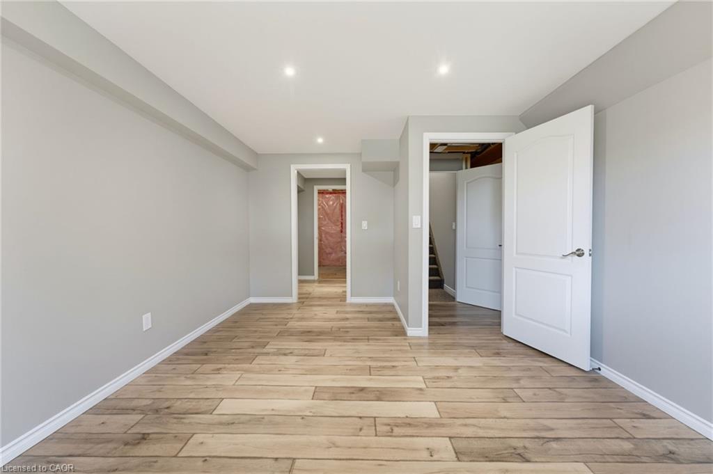 97 Macneil Court Property Photo 20