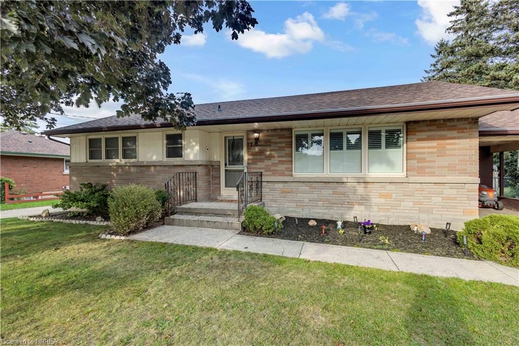 18 Kingsmount Crescent Property Photo 2