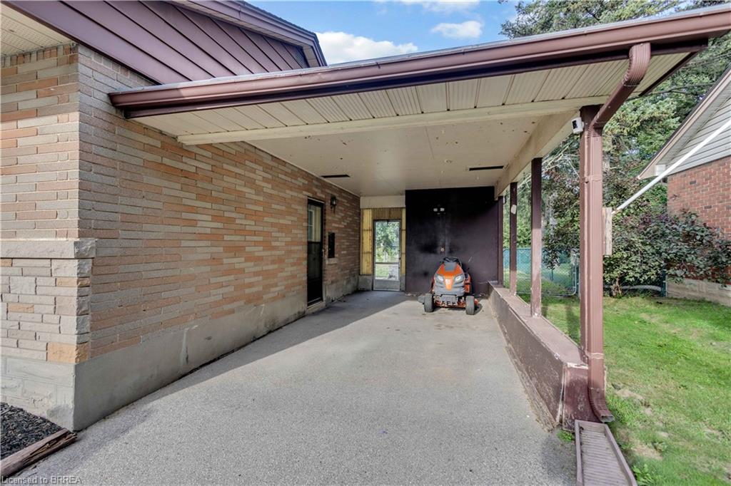 18 Kingsmount Crescent Property Photo 4