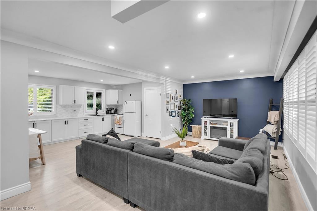 18 Kingsmount Crescent Property Photo 6