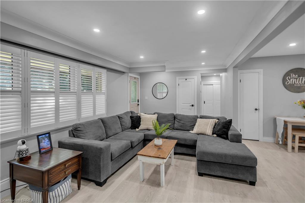 18 Kingsmount Crescent Property Photo 8