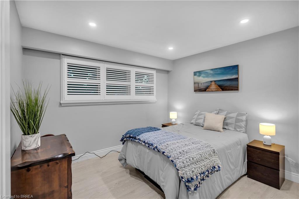 18 Kingsmount Crescent Property Photo 16
