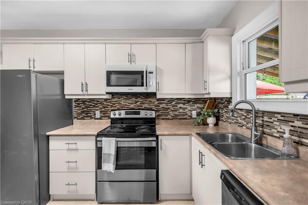 31 Scotia Avenue Property Photo 11